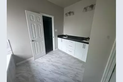 5211 Rue Street, Houston, TX 77033 - Photo 4