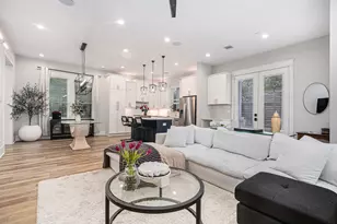 1315 Wycliffe Dr, Houston, TX 77043 - Photo 2