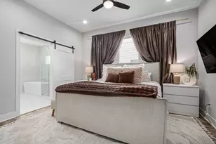 1315 Wycliffe Dr, Houston, TX 77043 - Photo 18