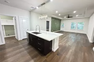 527 Autumn Ln, Livingston, TX 77351 - Photo 6