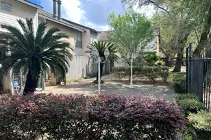 7918 Prestwood Dr, Houston, TX 77036 - Photo 2
