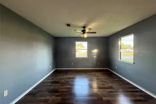 104 S 5th St, Nederland, TX 77627 - Photo 8