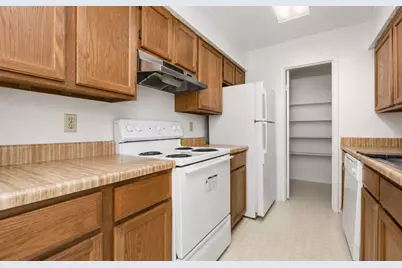 7400 Bellerive Drive #1702, Houston, TX 77036 - Photo 10