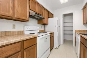 7400 Bellerive Dr, Houston, TX 77036 - Photo 10