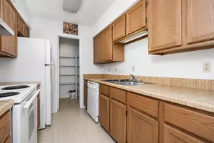 7400 Bellerive Dr, Houston, TX 77036 - Photo 12