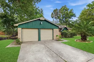 12402 Enchanted Path Dr, Houston, TX 77044 - Photo 2