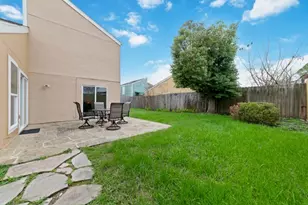 11030 Holworth Dr, Houston, TX 77072 - Photo 32