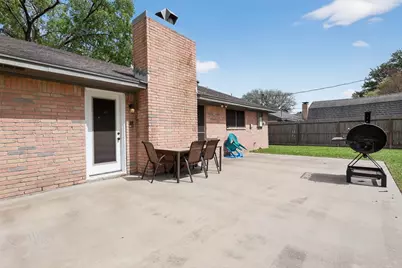 9802 Bayou Woods Drive, Baytown, TX 77521 - Photo 26