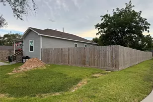 542 Coolwood Dr, Houston, TX 77013 - Photo 2