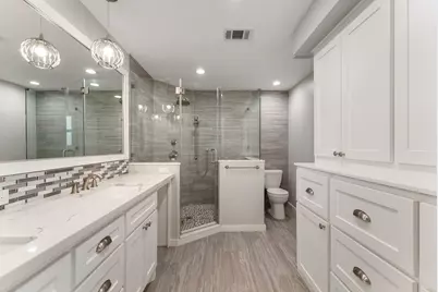 1 Birchcane Court, The Woodlands, TX 77381 - Photo 2