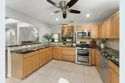 1 Birchcane Court, The Woodlands, TX 77381 - Photo 8