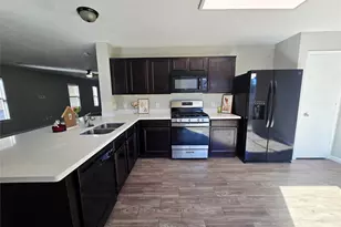 1011 Larks Trace Ln, Houston, TX 77090 - Photo 12