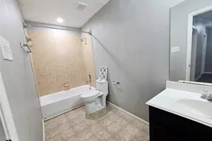 1011 Larks Trace Ln, Houston, TX 77090 - Photo 26