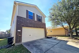 1011 Larks Trace Ln, Houston, TX 77090 - Photo 4