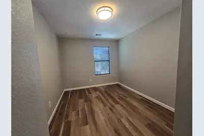 1011 Larks Trace Lane, Houston, TX 77090 - Photo 16