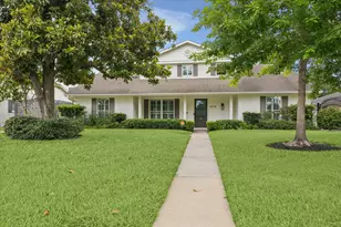 6918 Alderney Dr, Houston, TX 77055 - Photo 2
