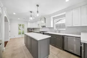 6918 Alderney Dr, Houston, TX 77055 - Photo 10