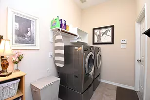 1446 Sherwood Park Cir, Houston, TX 77043 - Photo 16