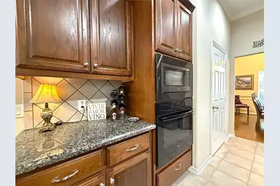 1446 Sherwood Park Circle, Houston, TX 77043 - Photo 12