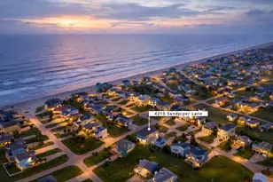 4210 Sandpiper, Galveston, TX 77554 - Photo 2