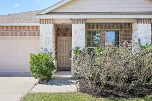 2225 Windy Sail Dr, Texas City, TX 77568 - Photo 2