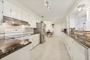 6 Cedar Lawn Cir, Galveston, TX 77551 - Photo 6