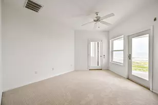 19039 E Kahala Dr, Galveston, TX 77554 - Photo 20