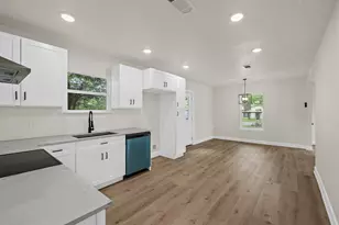 213 W Homan St, Baytown, TX 77520 - Photo 10