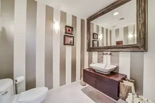2011 Canongate Dr, Houston, TX 77056 - Photo 18