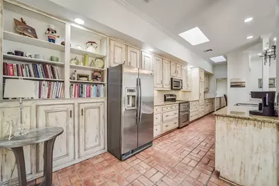 2011 Canongate Drive, Houston, TX 77056 - Photo 8