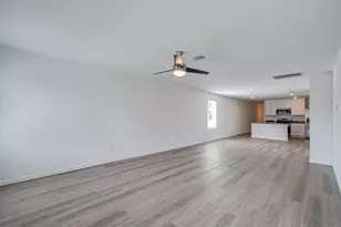 4804 Peanut Butter and Jelly Dr, Houston, TX 77048 - Photo 8