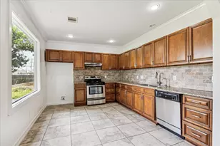 3811 Walker St, Houston, TX 77023 - Photo 8