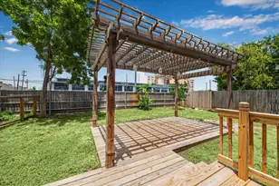 3811 Walker St, Houston, TX 77023 - Photo 24