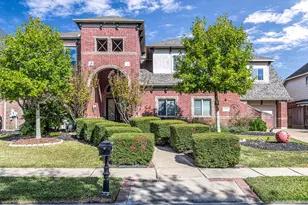 1412 Cabot Lakes Dr, League City, TX 77573 - Photo 2