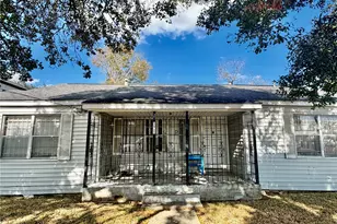 5651 McCormick St, Houston, TX 77023 - Photo 2