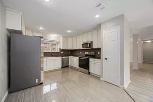13010 Worthington St, Sugar Land, TX 77478 - Photo 8