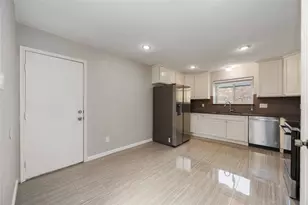 13010 Worthington St, Sugar Land, TX 77478 - Photo 10