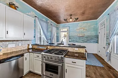 1419 Mechanic Street, Galveston, TX 77550 - Photo 2