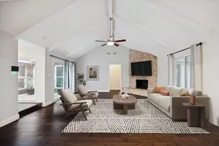 10638 Bob White Dr, Houston, TX 77096 - Photo 2