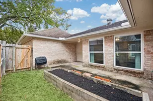 10638 Bob White Dr, Houston, TX 77096 - Photo 20