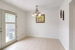 2110 Wilcrest Dr, Houston, TX 77042 - Photo 10
