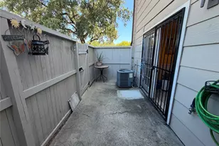 2110 Wilcrest Dr, Houston, TX 77042 - Photo 22