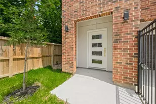 2805 Tierwester St, Houston, TX 77004 - Photo 32