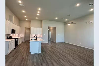 13627 Lago Vista Drive, Iowa Colony, TX 77583 - Photo 6