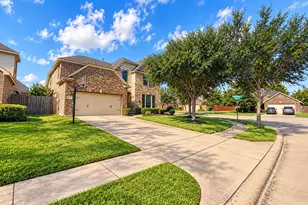 13101 Hollow Garden Lane, Rosharon, TX 77583 - Photo 2