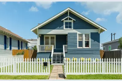 2612 Avenue M 1/2, Galveston, TX 77550 - Photo 1