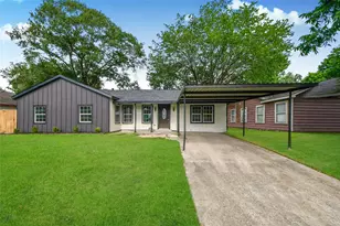 712 Mobile Dr, Pasadena, TX 77506 - Photo 2