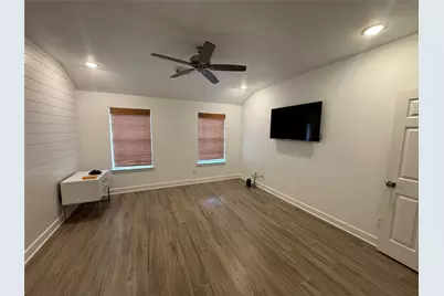 2601 S Broadway Street #9, La Porte, TX 77571 - Photo 14