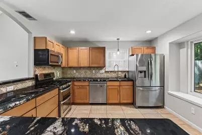 1 N Birchcane Court, The Woodlands, TX 77381 - Photo 18