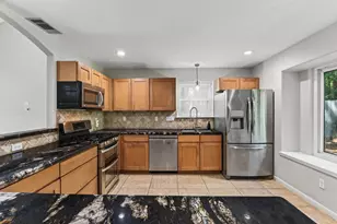 1 N Birchcane Ct, The Woodlands, TX 77381 - Photo 18